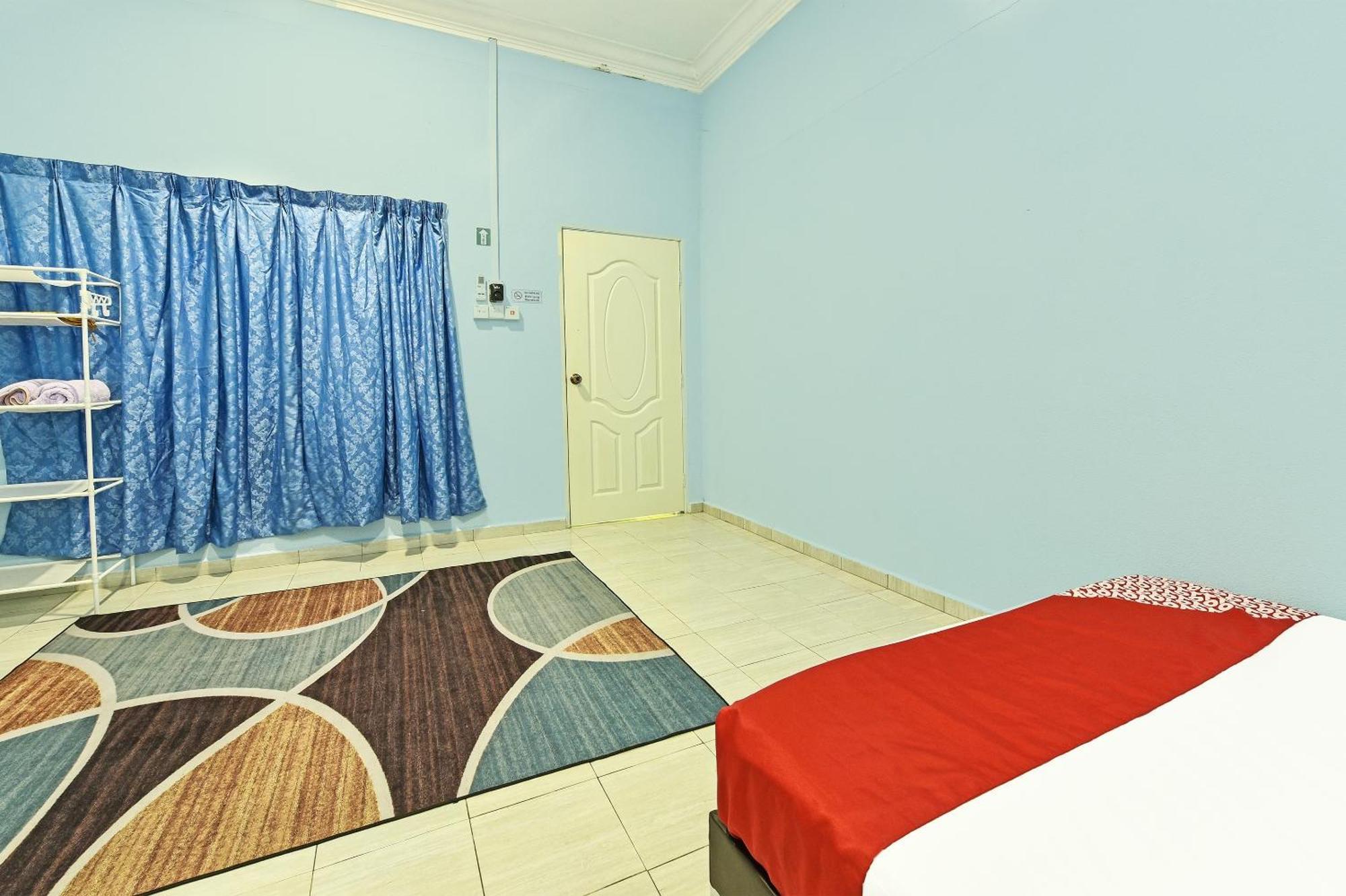 Oyo 90551 Zn Mix Homestay & Roomstay Kampung Raja Kültér fotó