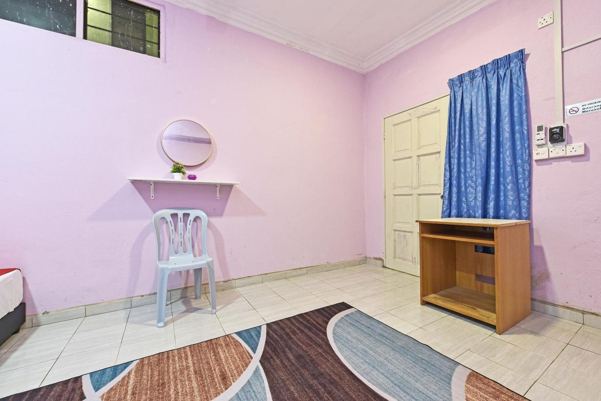 Oyo 90551 Zn Mix Homestay & Roomstay Kampung Raja Kültér fotó