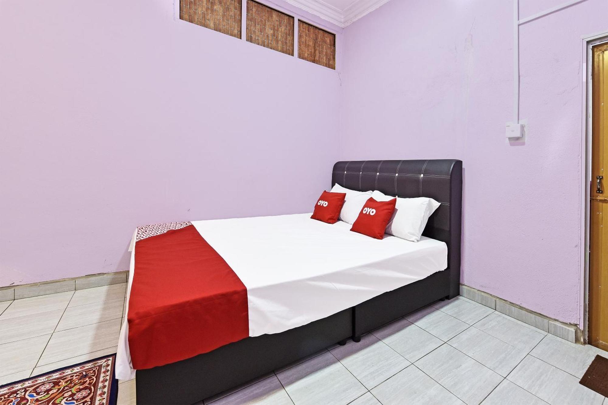Oyo 90551 Zn Mix Homestay & Roomstay Kampung Raja Kültér fotó