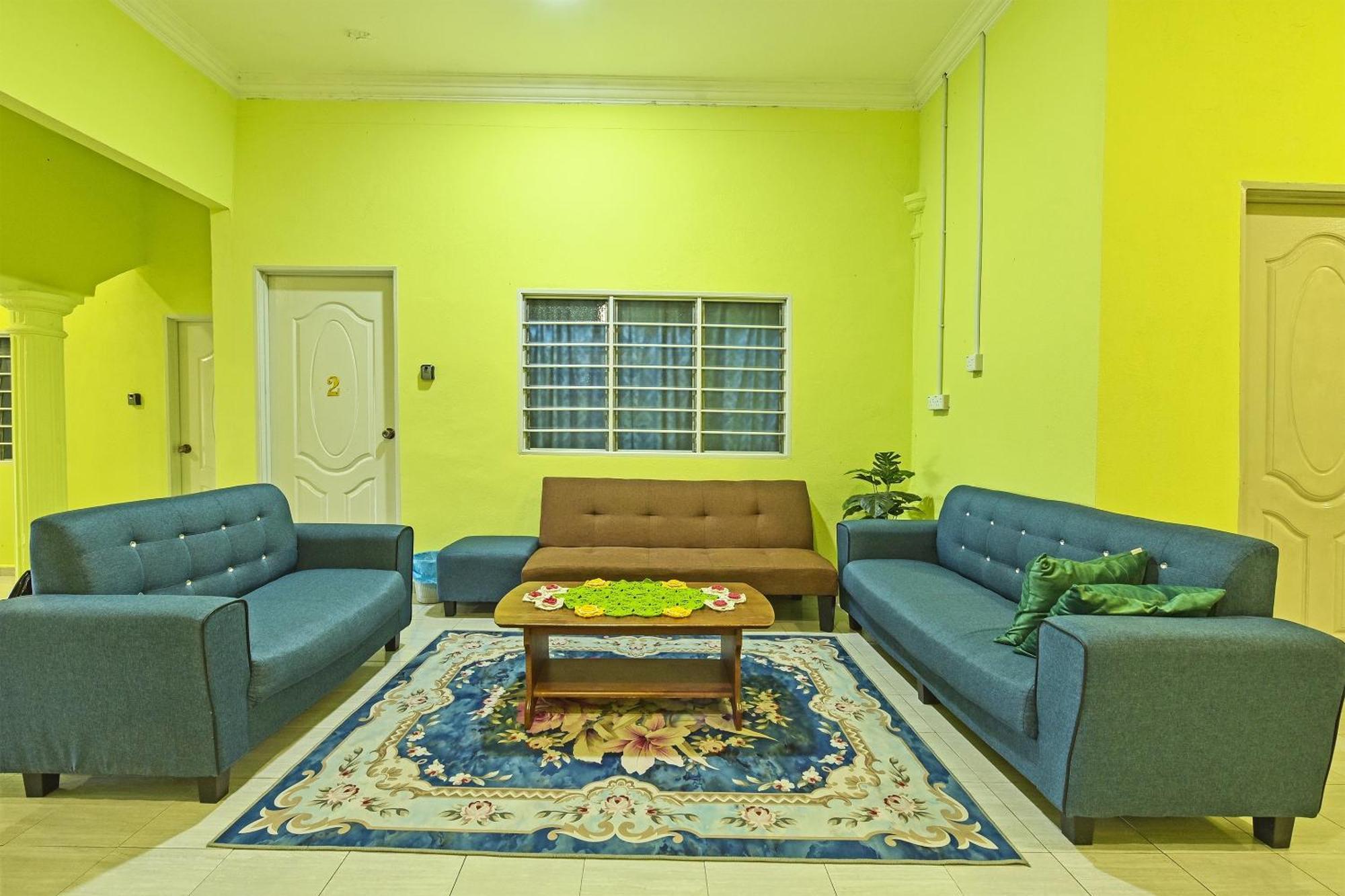 Oyo 90551 Zn Mix Homestay & Roomstay Kampung Raja Kültér fotó